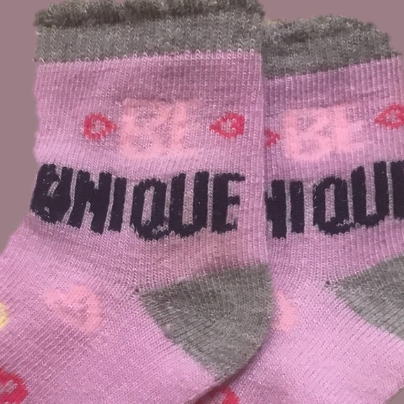 Baby Girl Unique Heart Design Socks - Picture 2 of 2